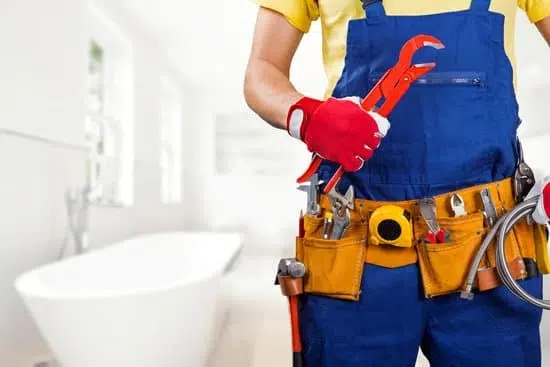 How Much Do Emergency Plumbers Charge in the UK